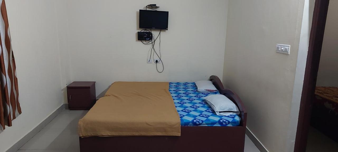 Adhithya Apartments Ґуруваюр Екстер'єр фото