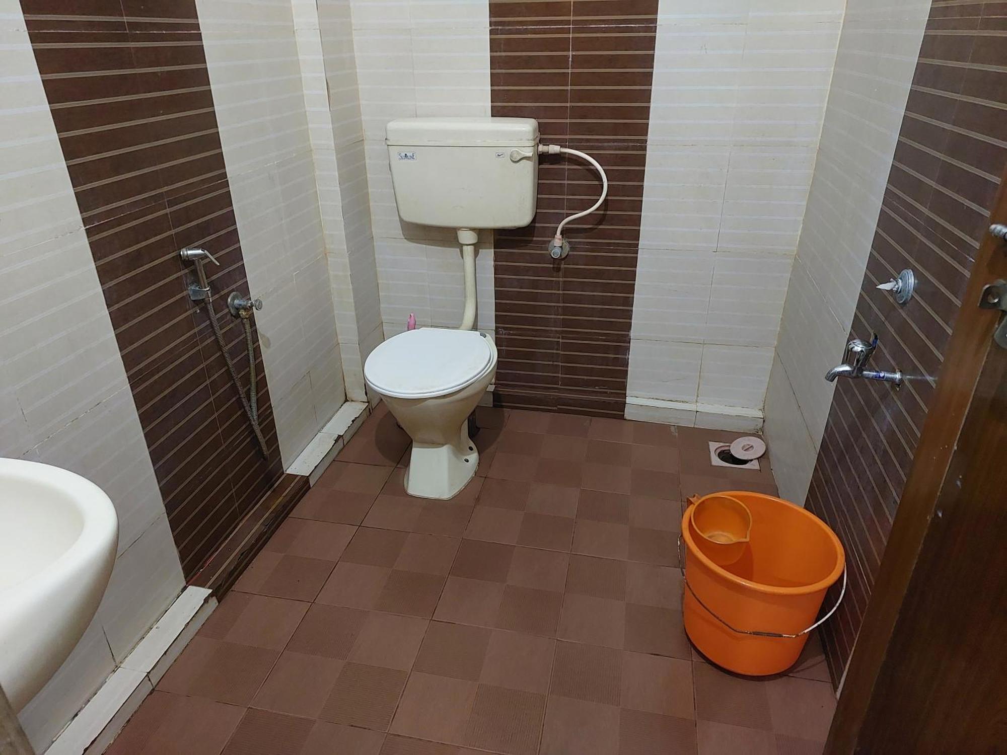 Adhithya Apartments Ґуруваюр Екстер'єр фото