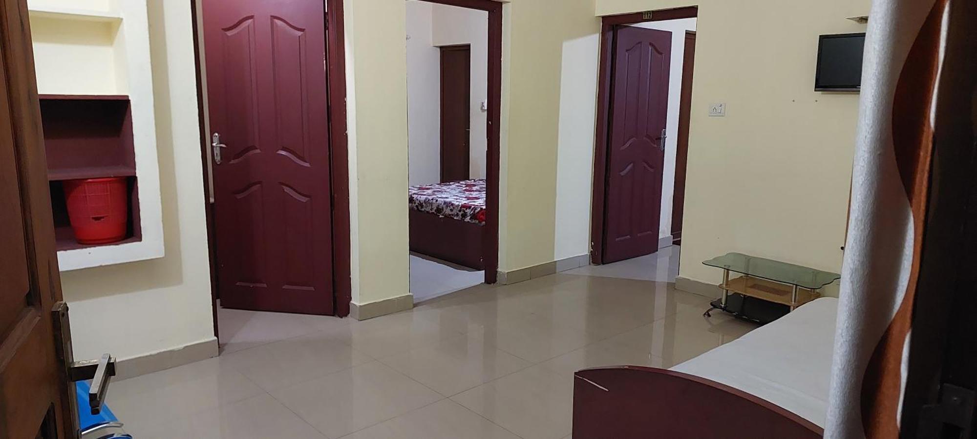 Adhithya Apartments Ґуруваюр Екстер'єр фото